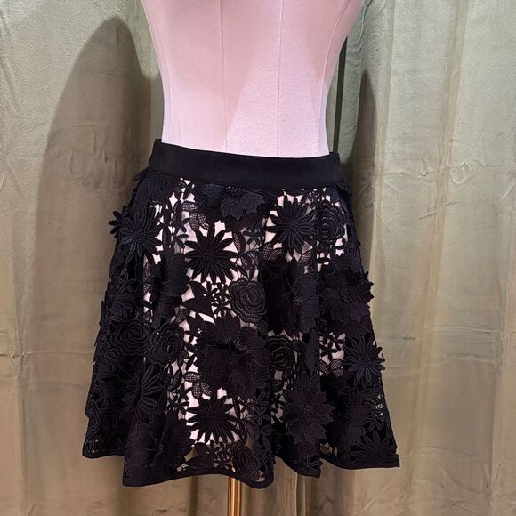 Milly Minis Dresses & Skirts - NWT Milly Minis Black Floral Lace Mini Skirt, US4